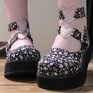 Flower Child Mary Jane Platform Demonias size 9